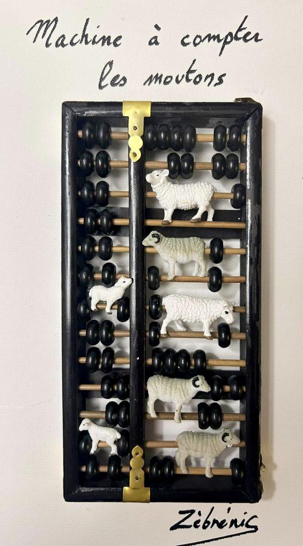 Idéale pendant la canicule 🥵 ! « Machine à compter les moutons » objet rigolo du dimanche N*352 /474  à partager avec les insomniaques ! #petitmuséerigolo de #zèbréric #compterlesmoutons #insomnie #canicule #chaleur
