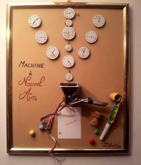 « Machine à Nouvel An » objet N*52/456 du #petitmuséerigolo de #zèbréric. Faites la tourner ce soir et bon #réveillon à toutes et tous ! Rdv en 2026 avec de nouvelles créations et de beaux projets ! Bises de zèbre 🦓 #nouvelan #nouvelleannee #2026