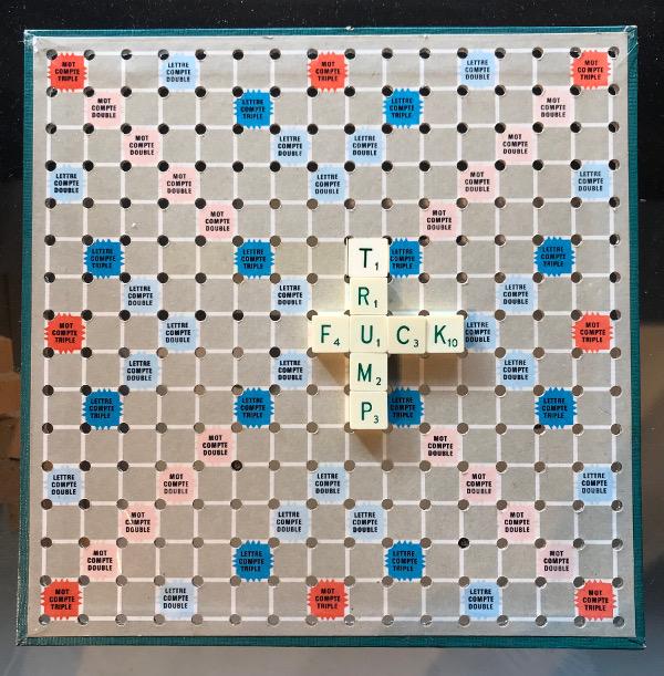 « Scrabble mondial » – objet rigolo du dimanche N *326 #BidenHarris2020 #bidenpresident #election2020 #DonaldTrump #scrabble #democratie #democracy