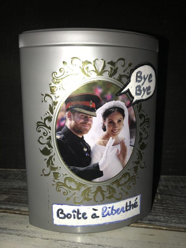 « Boîte à liberthé « objet rigolo du dimanche N*371 du #petitmuséerigolo de #zèbréric #harryandmeghan #sussex #harry #MeghanMarkle