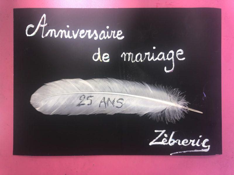 « Aussi léger que… » objet rigolo du dimanche N *395 du #petitmuséerigolo de #zèbréric ….pour ma belle ! #amour #passion #anniversaire #anniversary #anniversairedemariage #wedding