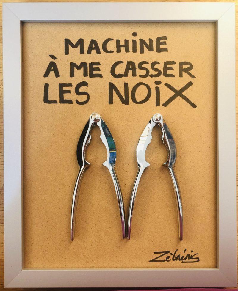 «Machine à me casser les noix » objet rigolo du dimanche. Pièce N*337 du #petitmuséerigolo de #zèbréric #objets #objetsdétournés #humour