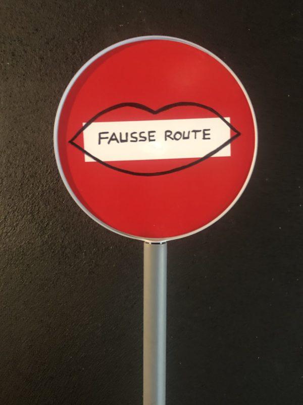 « Fausse route » objet rigolo du dimanche N*339 du #petitmuséerigolo de #zèbréric #fausseroute #objetsdétournés #humour